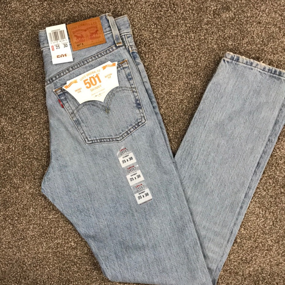 Levis 501 light blue mom jeans